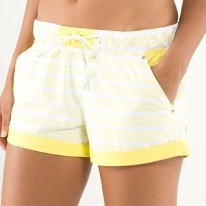Lululemon | Play All Day Cuffed Shorts - Rare